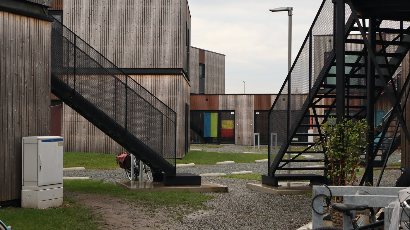 Temporary housing was made for Ukrainians in Oostakker, Gent.